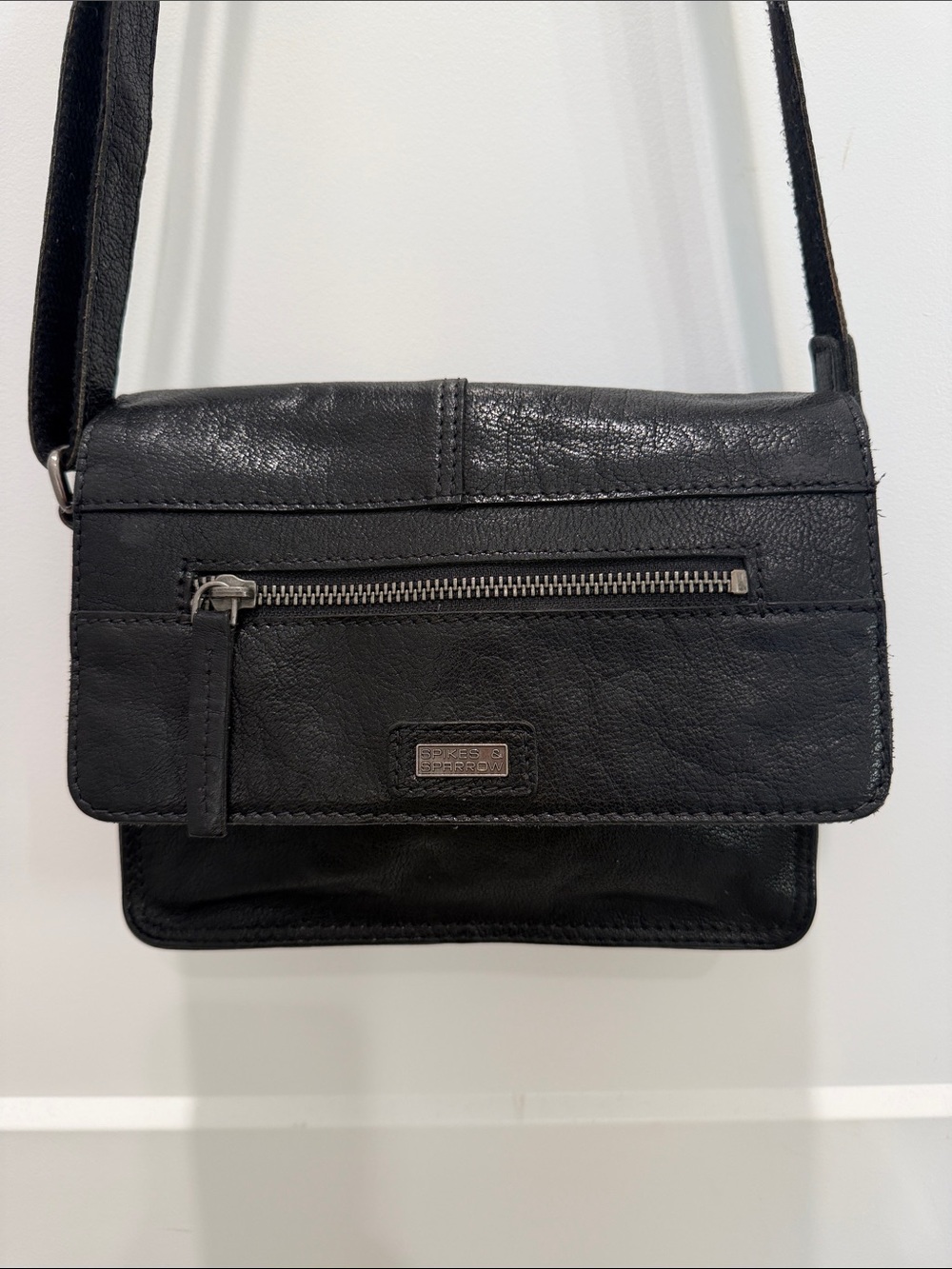 Spikes & Sparrow Black  Crossbody Shoulder Bag with Adjustable Strap